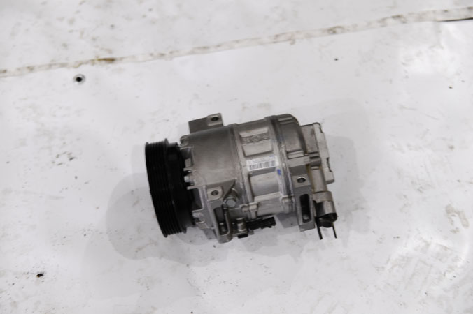 GRAND SCENİC ÇIKMA YEDEK PARÇA MEGAN2 KLİMA KOMPRESÖRÜ